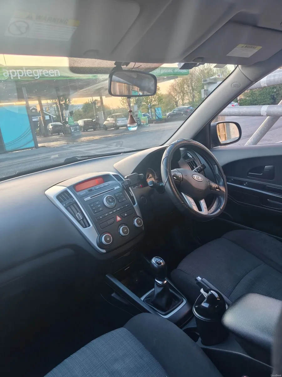 Kia Ceed 2010 - Image 1