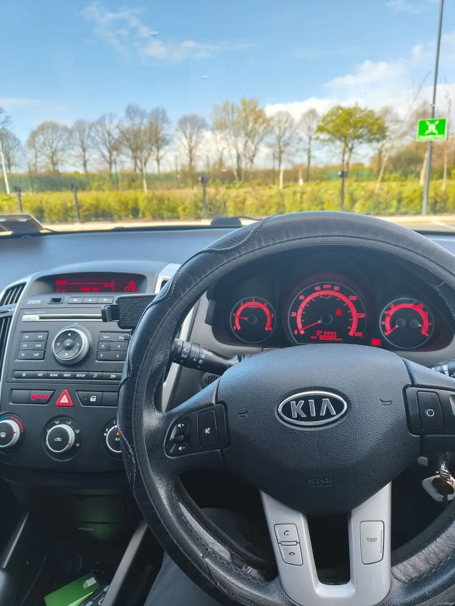 Kia Ceed 2010 - Image 3