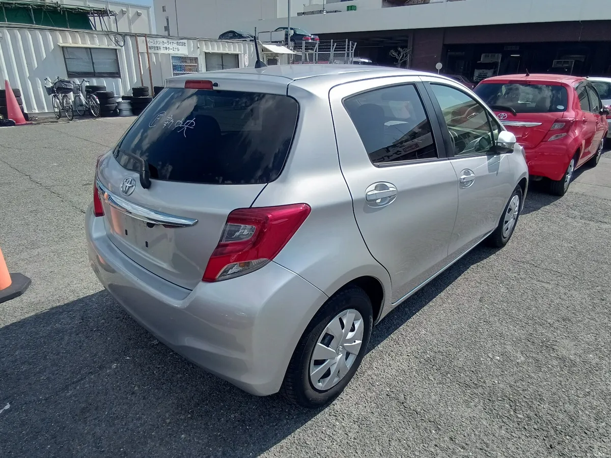 2016 Toyota Yaris Automatic - Image 3