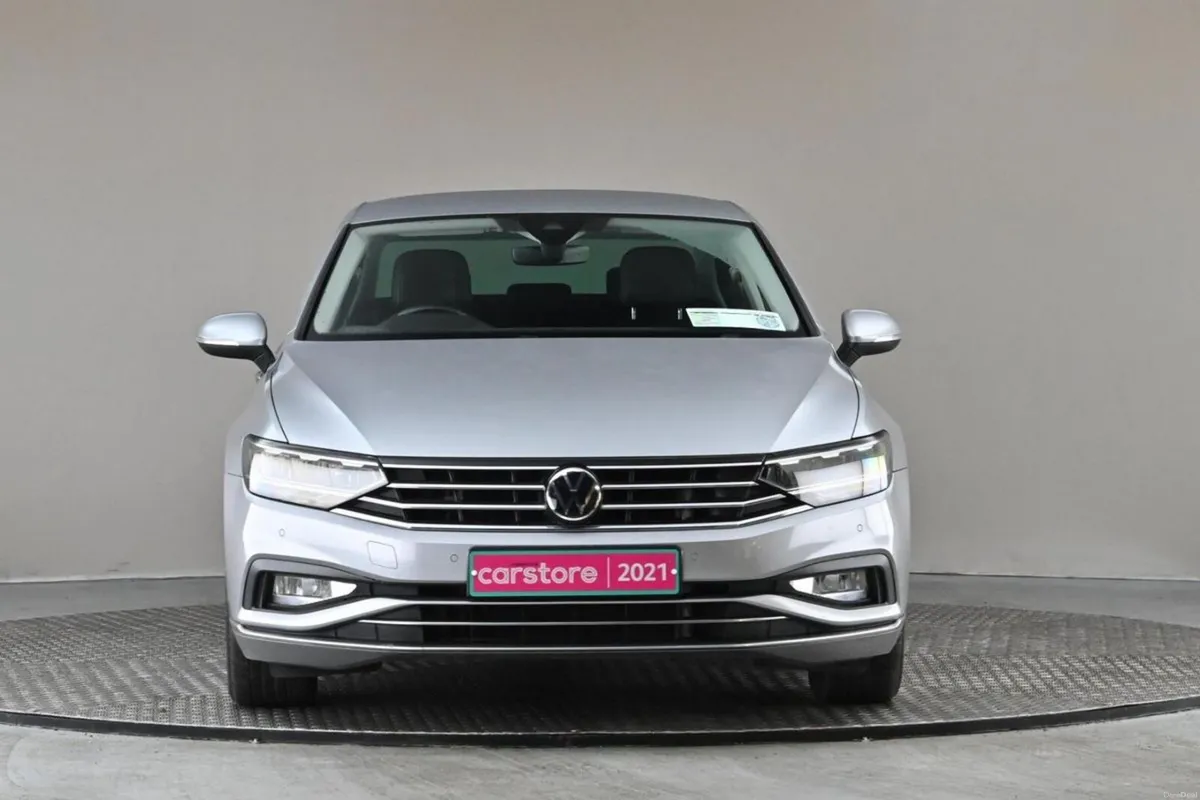 Volkswagen Passat 2.0TDI ELEGANCE 6SPD 150BHP - Image 2