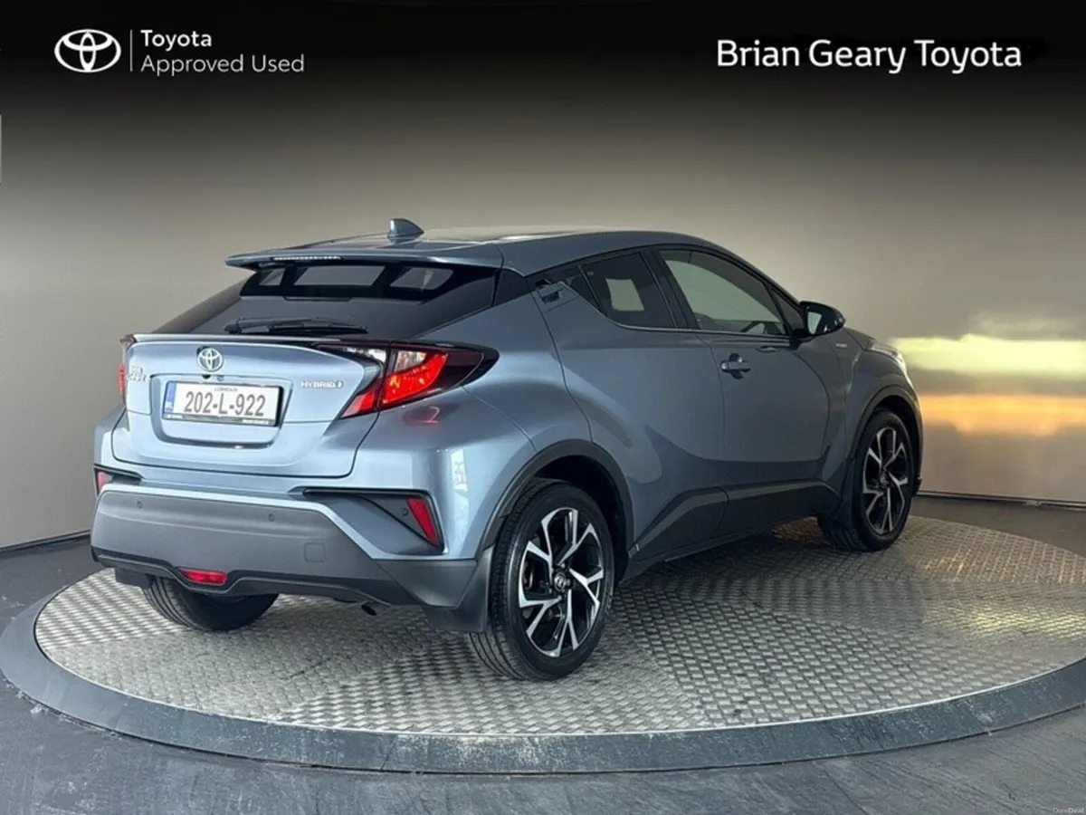 Toyota C-HR HYBRID SPORT - Image 2