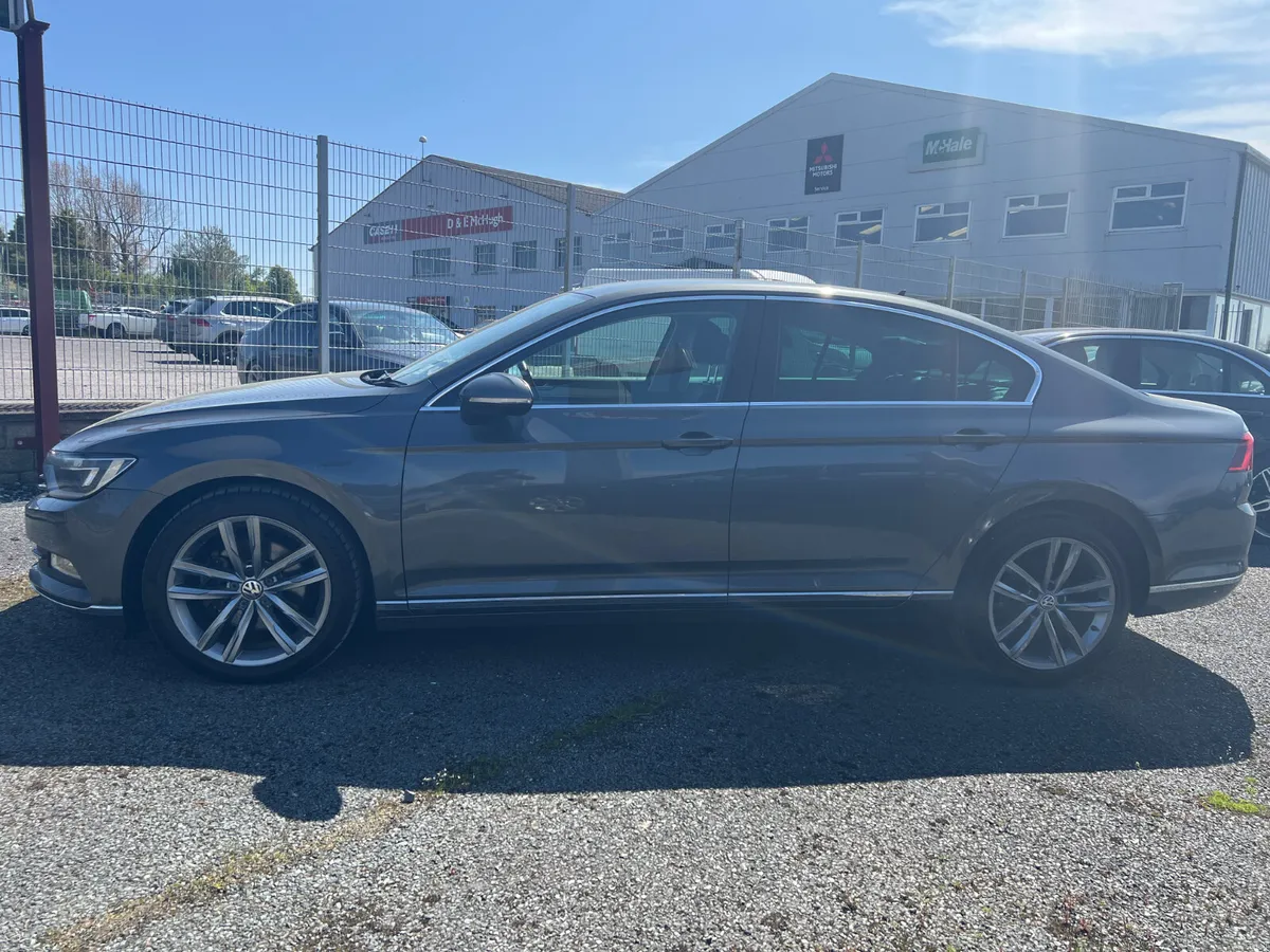 Volkswagen Passat 2016 - Image 3