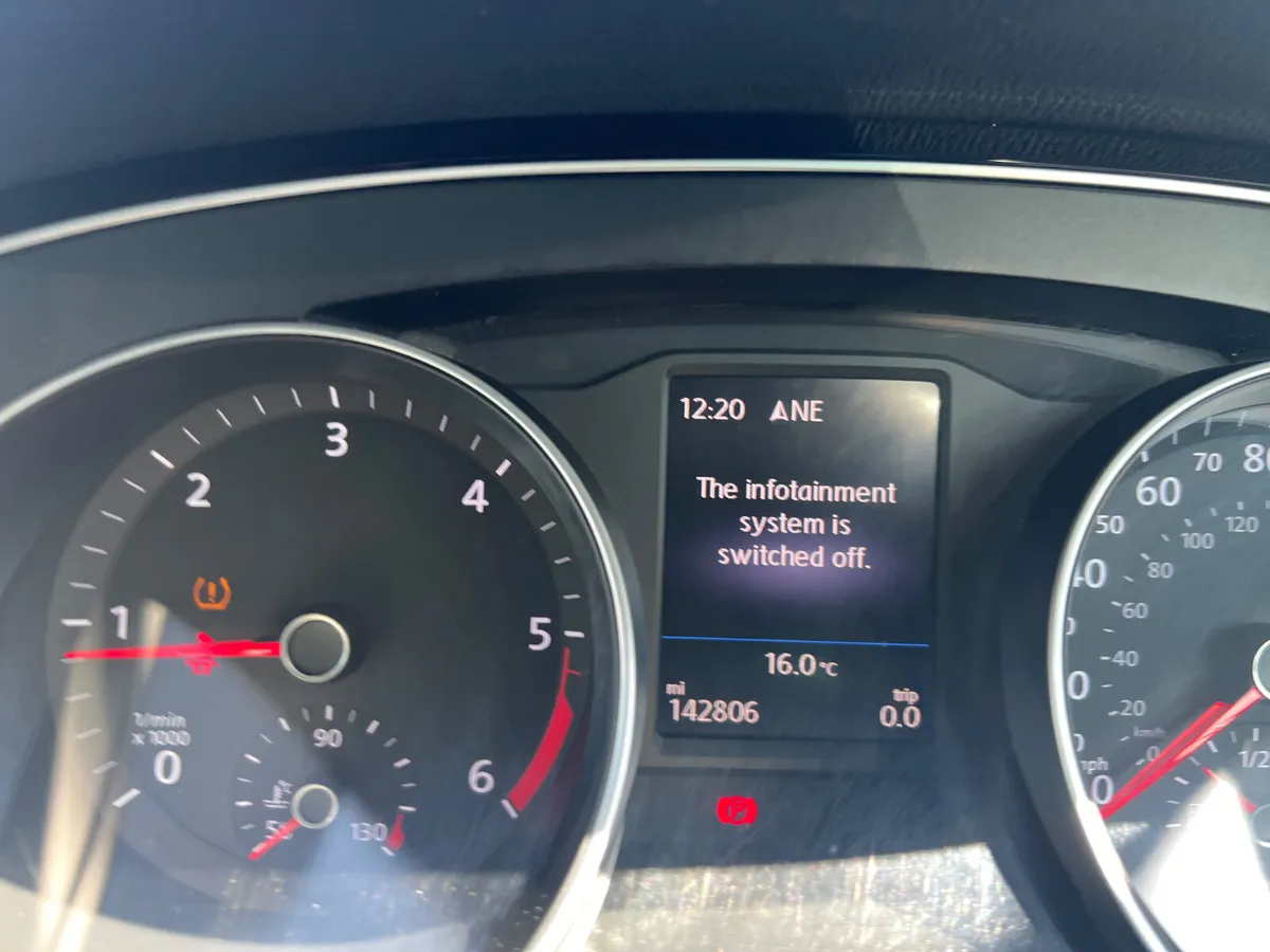 Volkswagen Passat 2016 - Image 6