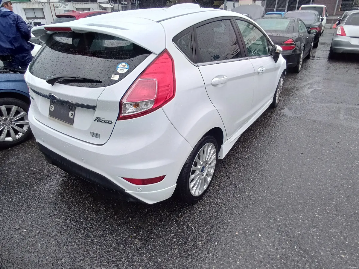 2014 Ford Fiesta Automatic - Image 3