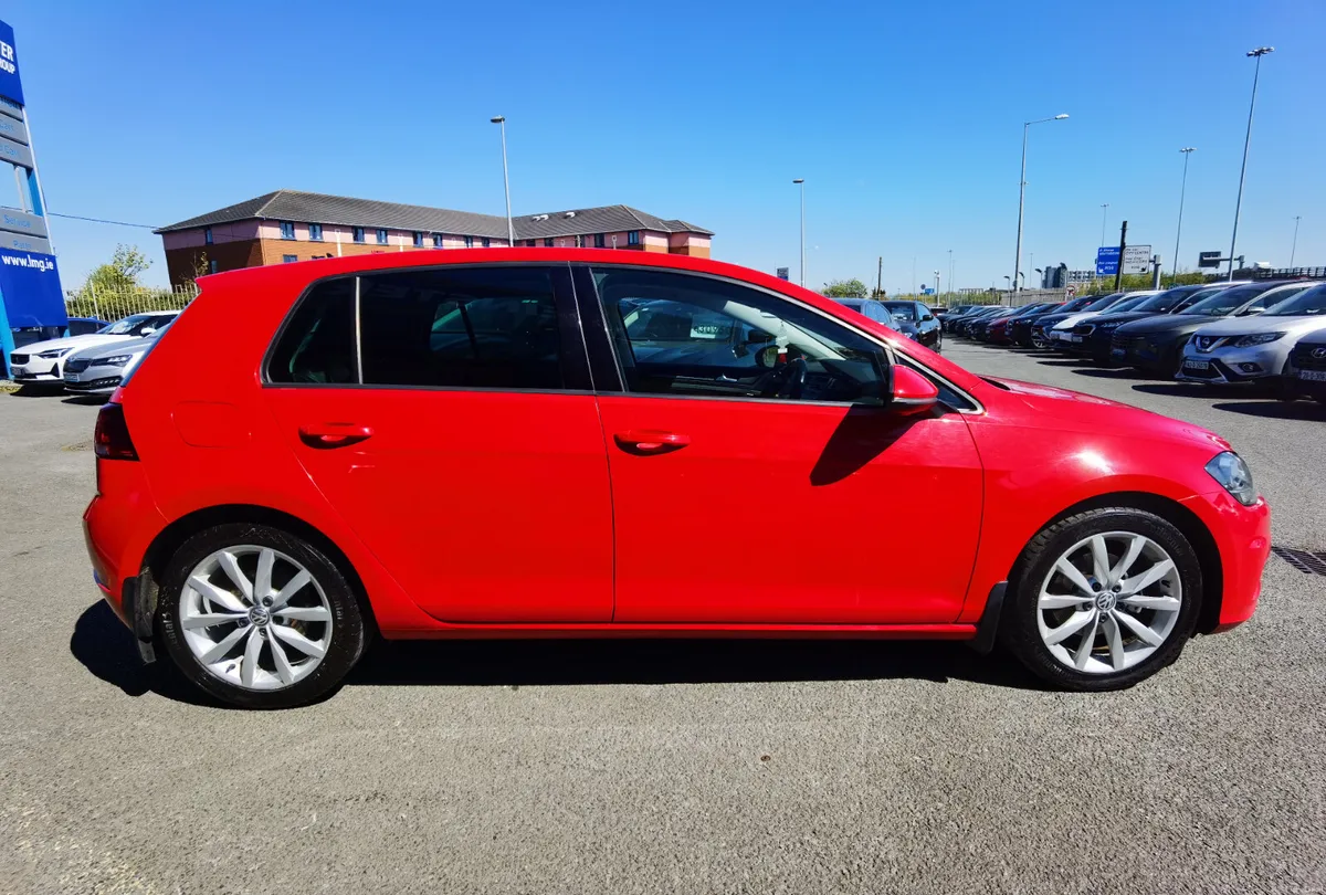 VOLKSWAGEN GOLF 1.6TDI HIGHLINE 115BHP - Image 4