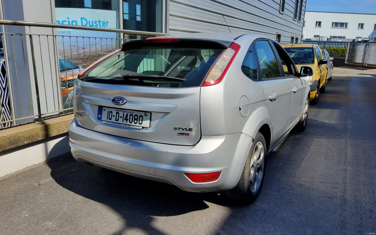 Ford Focus 2010 - Image 4
