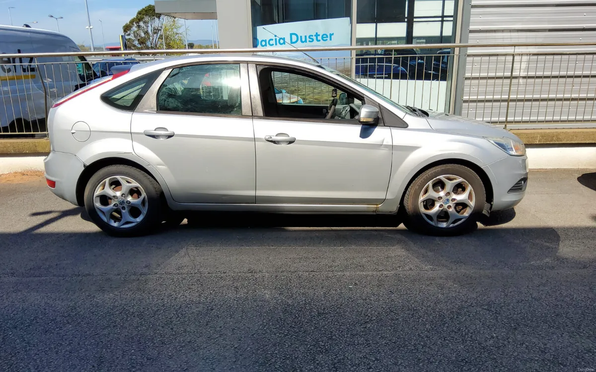Ford Focus 2010 - Image 3