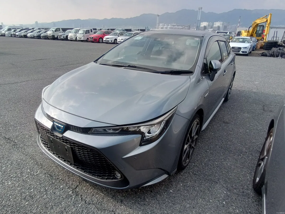 2020 Toyota Corolla Touring Hybrid - Image 2