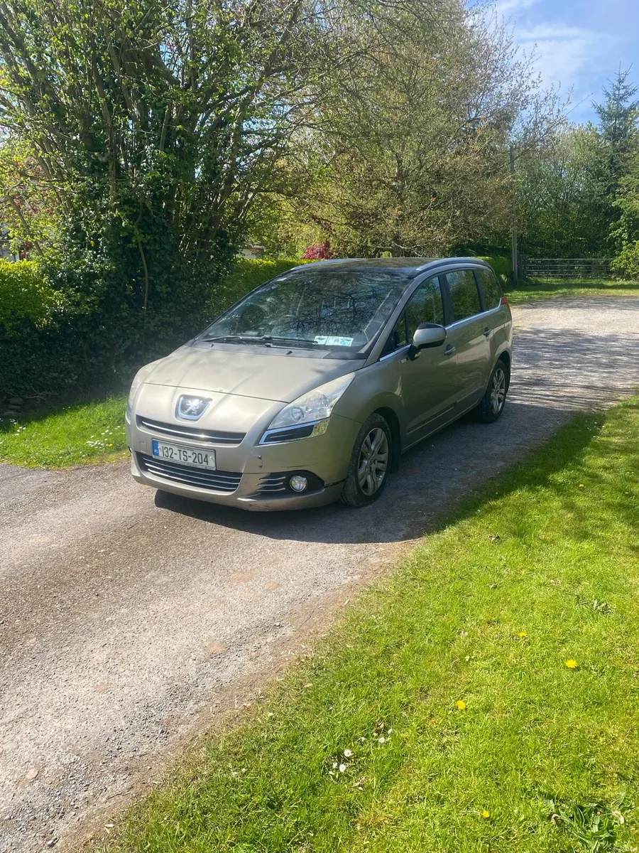 Peugeot 5008 - Image 1