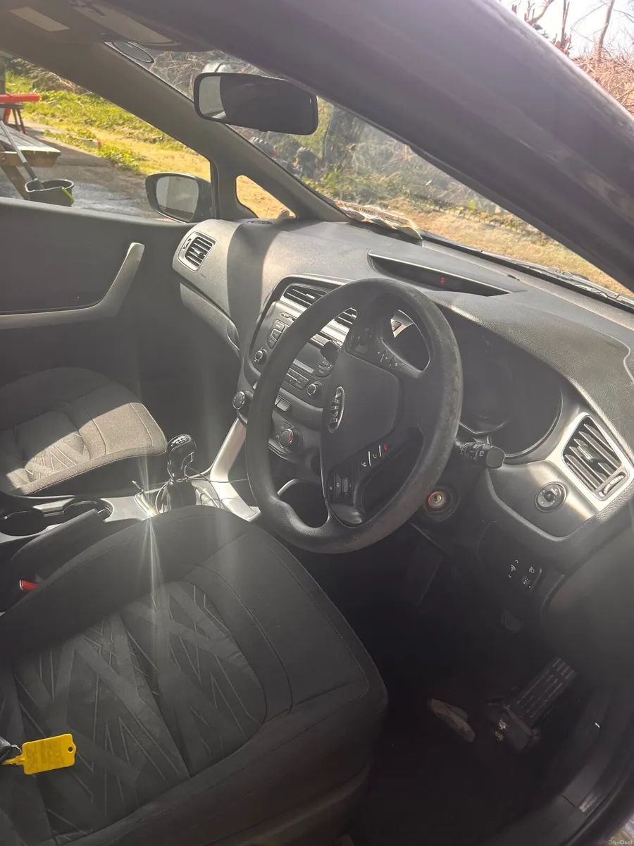 Kia Ceed 2014 - Image 2