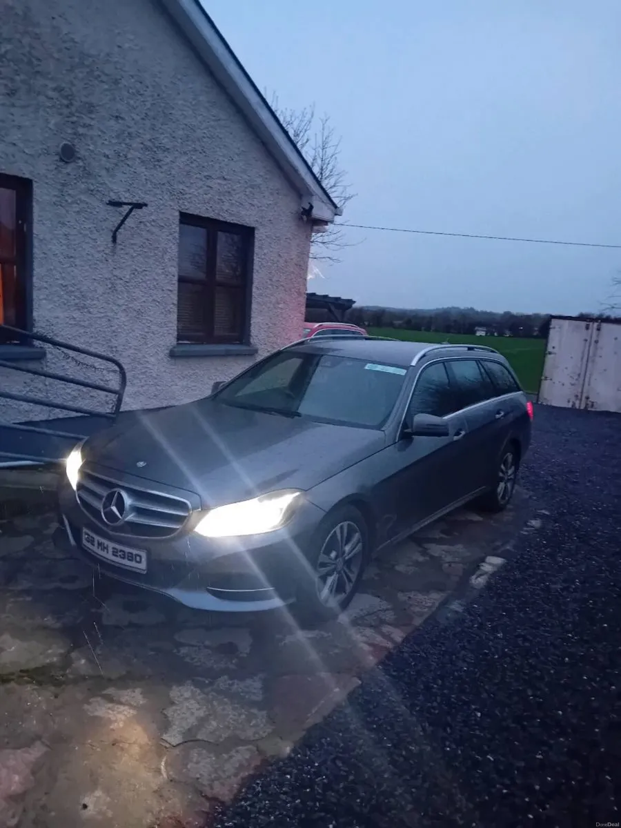 Mercedes E220 Estate - Image 2