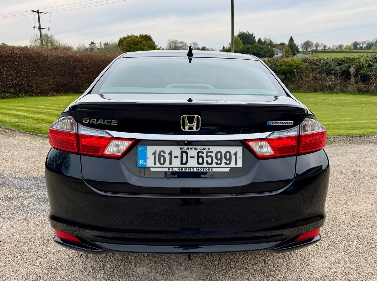✅ €8995 - 2016 Honda Grace Automatic Hybrid - Image 4