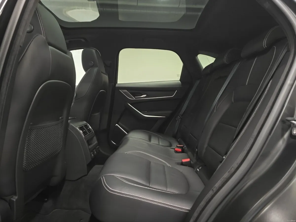 Jaguar F-pace F-Pace Estate Special Editions R-Dyn - Image 4
