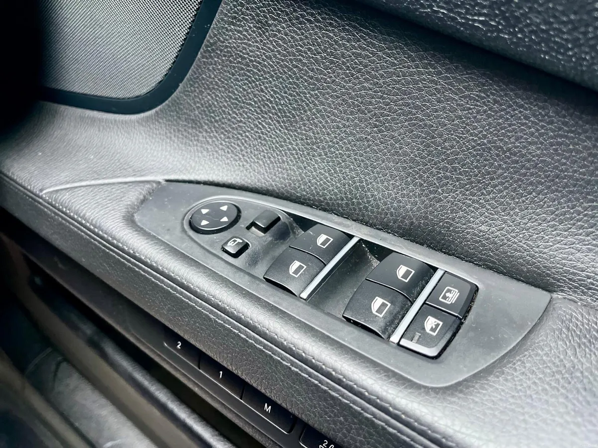 BMW 7 Series - Image 3