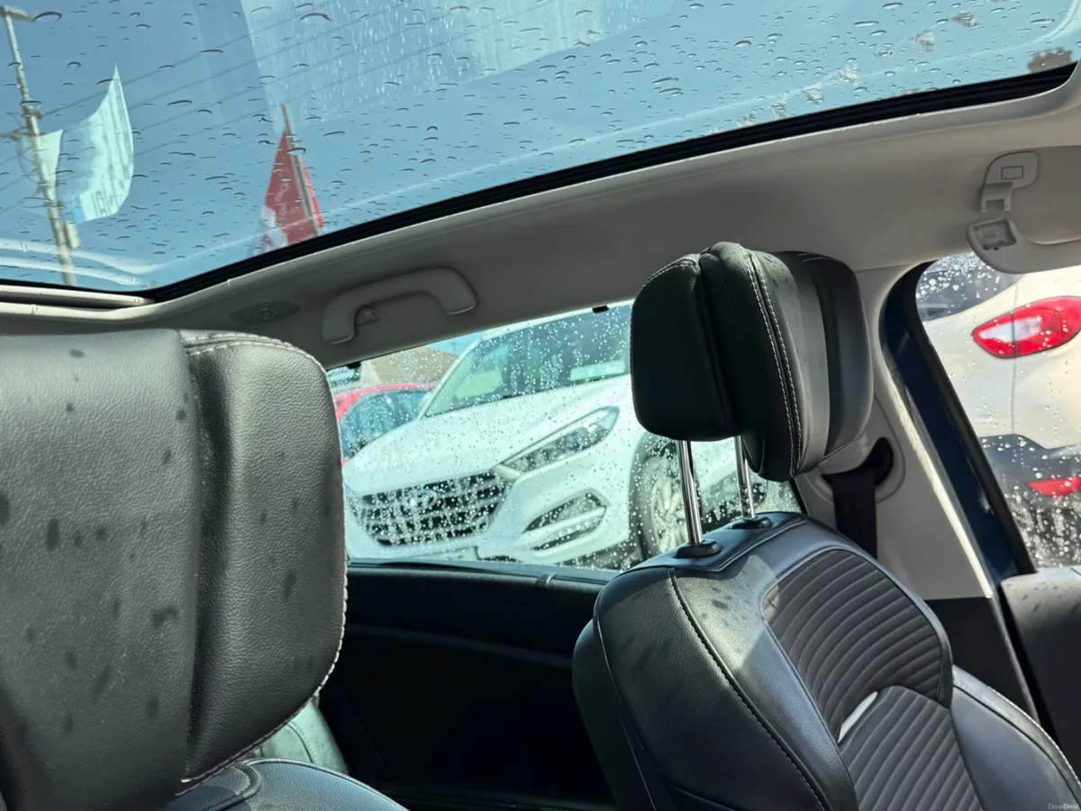 Renault Scenic Very high Spec - Image 2