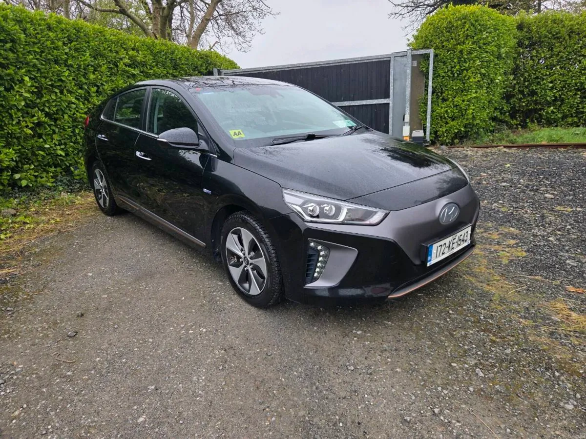 2017 Hyundai Iconic - Image 2