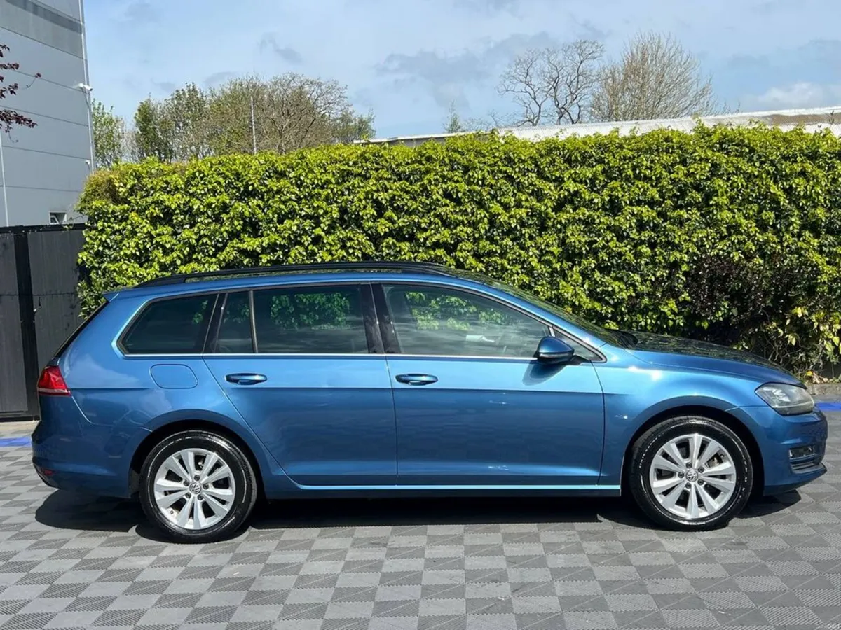 Volkswagen Golf VARIANT 1.2 TSI AUTO // REVERSE CA - Image 2