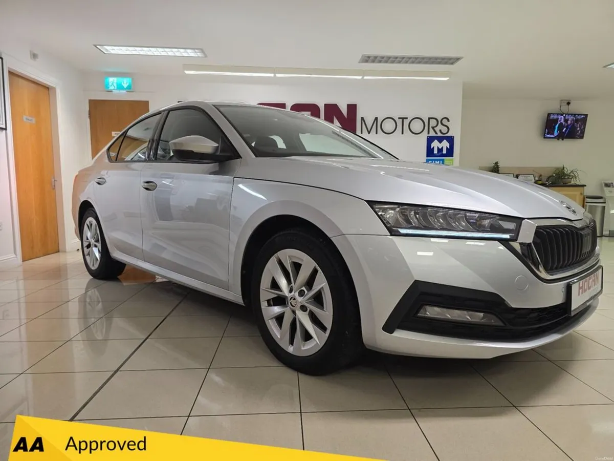 Skoda Octavia 2.0 TDi Ambition 5DR H/B - Image 1