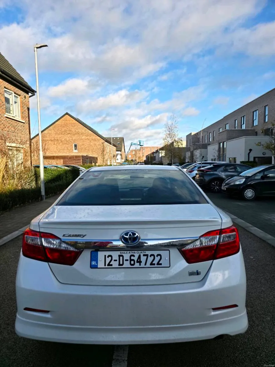 Toyota Camry 2.5 Petrol Hybrid - Image 4