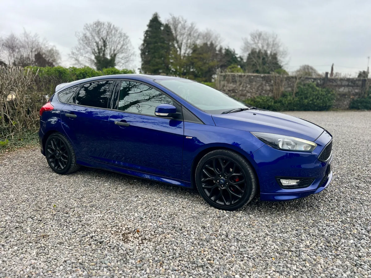 2017 Ford Focus 1.0 125HP ST-Line Manual - Image 3
