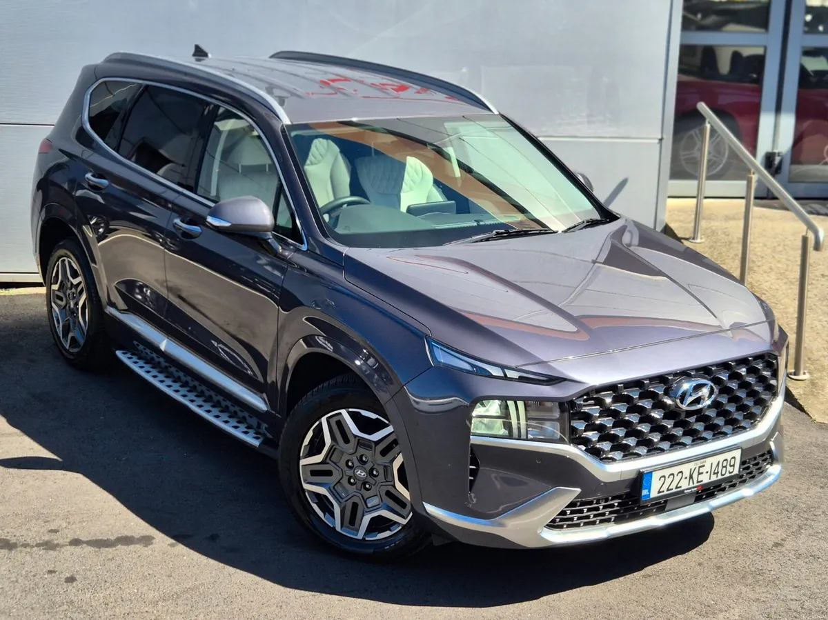 2022 Hyundai Santa Fe PHEV Exec Plus, 4wd, CarPlay - Image 3