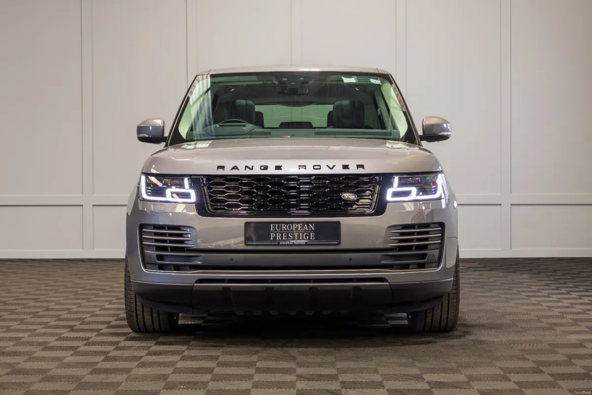 2021 Range Rover Vogue P400e *Pan Roof - Image 2