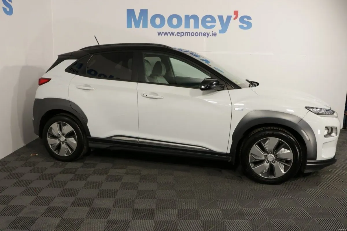 Hyundai KONA ELECTRIC PREMIUM 64 KwH EV - Image 3