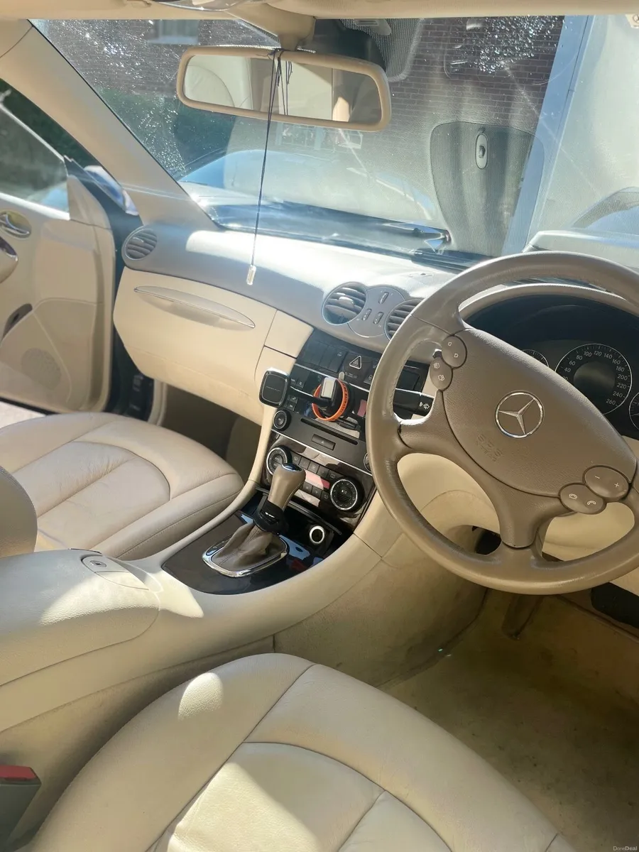 Mercedes-Benz CLK 2006 - Image 4