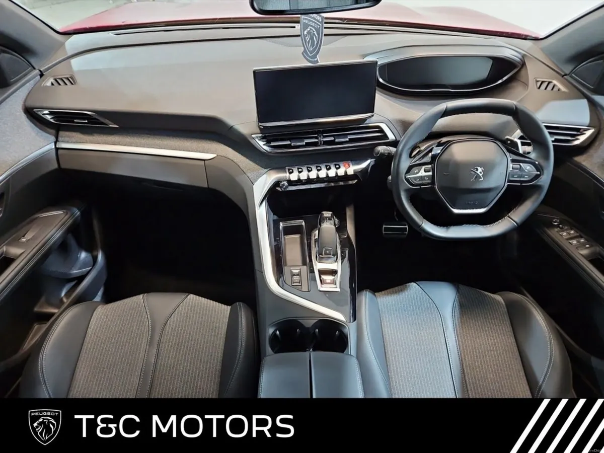 Peugeot 3008 Allure Automatic 1.5 Hdi - Front and - Image 3