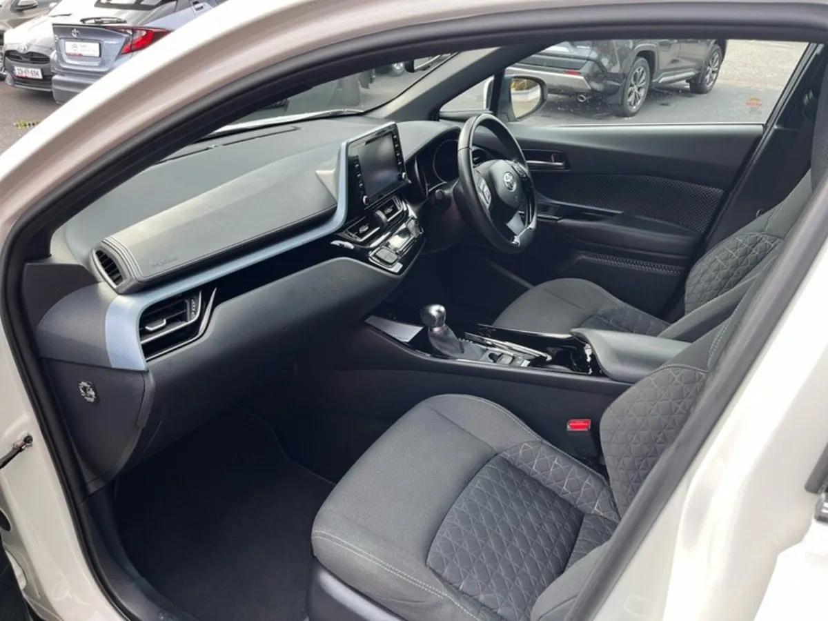 Toyota C-HR 1.8 HYBRID SPORTMONO 4DR SPORT AUTO - Image 6