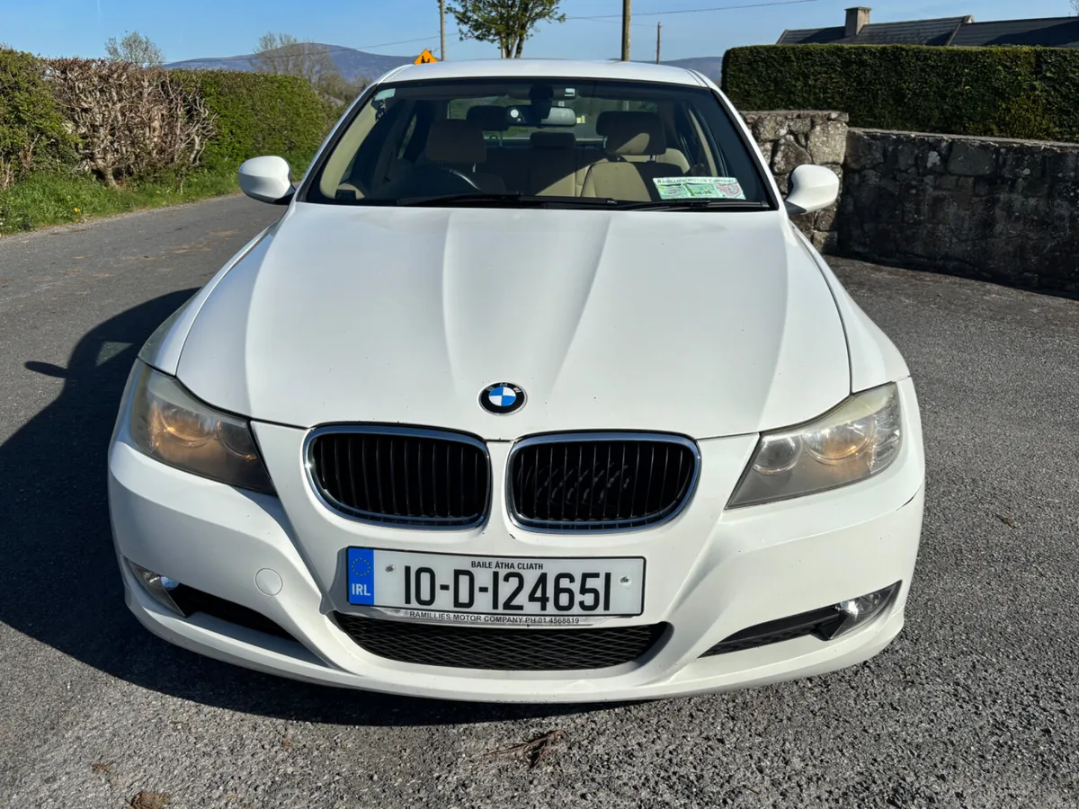 BMW 3-Series 2010  320D - Image 2