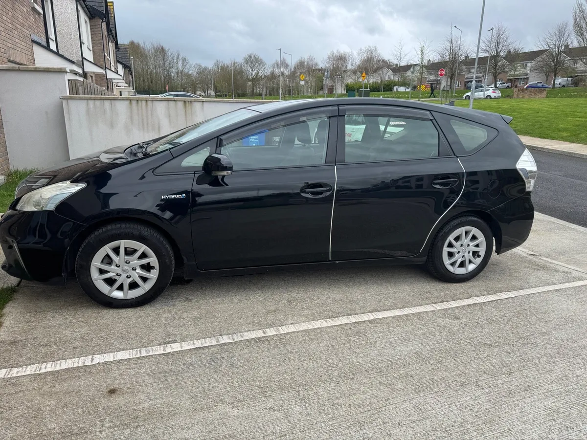 Toyota prius alpha 7 seater - Image 4