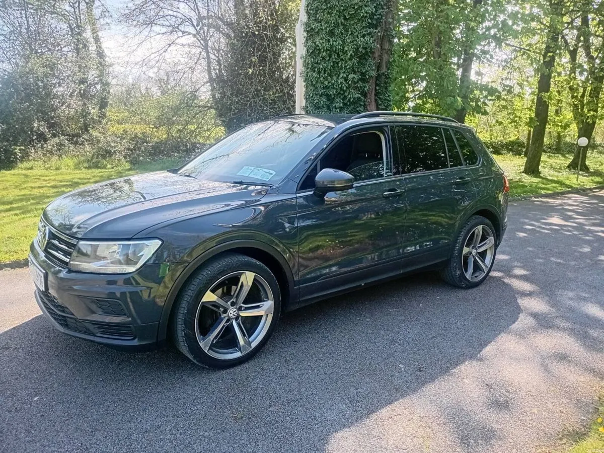 Volkswagen Tiguan 2016!! Very clean jeep!! - Image 4