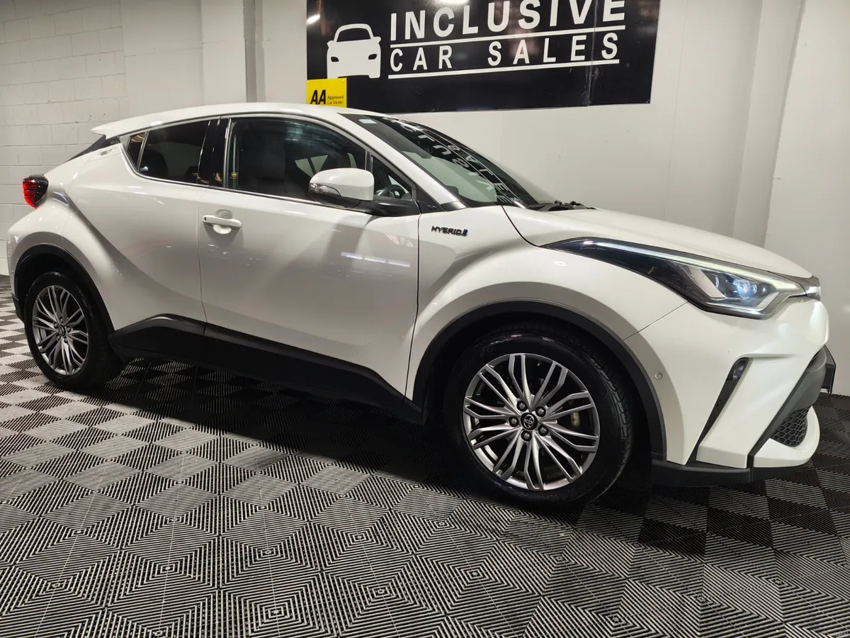 Toyota C-HR 2022 SOL SPEC AUTOMATIC 1.8 PETROL HYB - Image 3