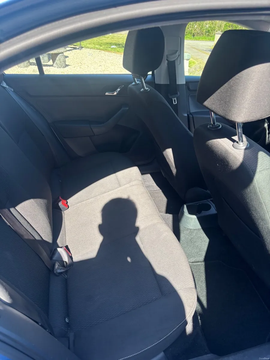 Skoda Rapid 2013 - Image 3