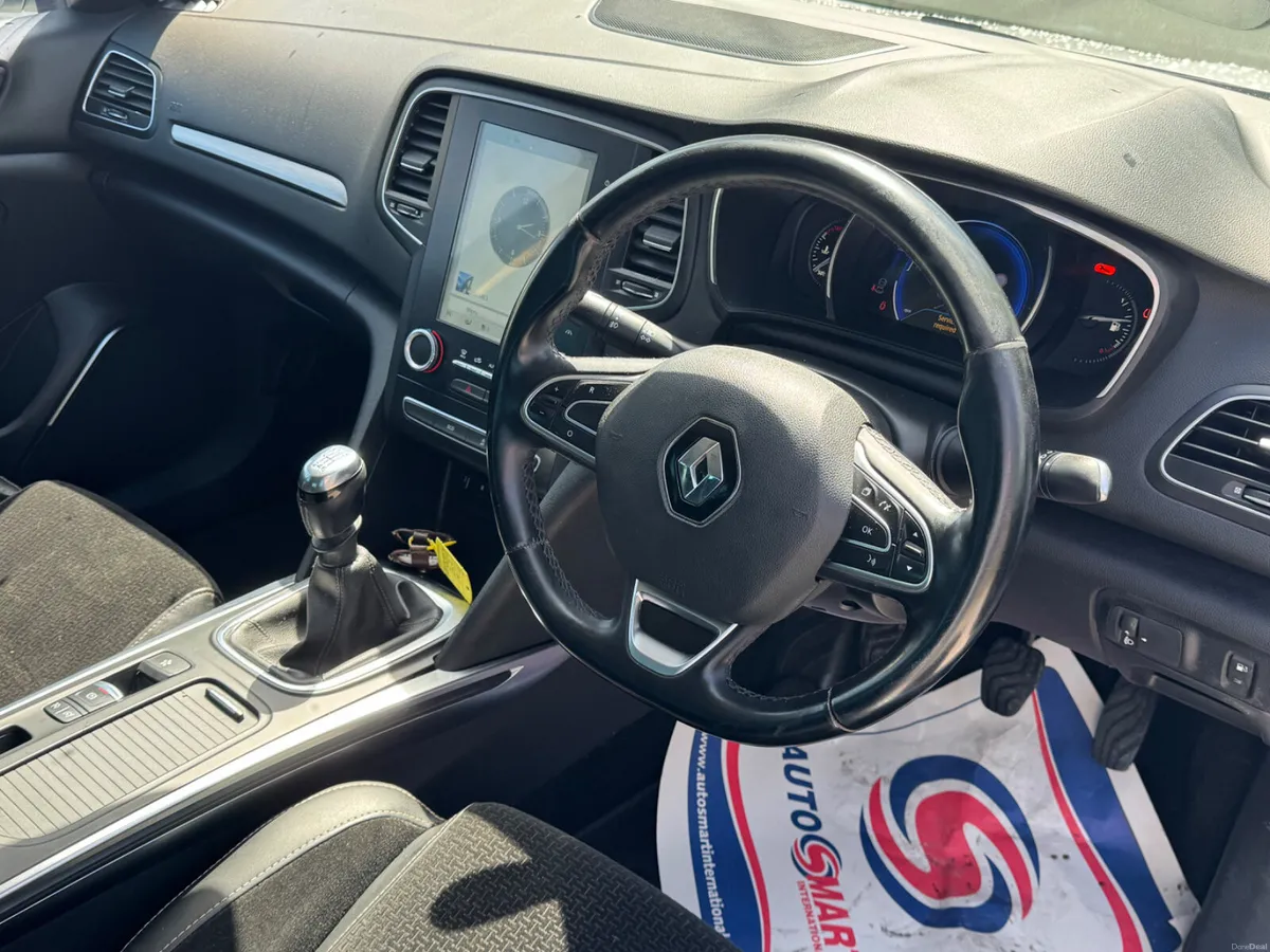 Renault Megane Grand Coupe - Image 5