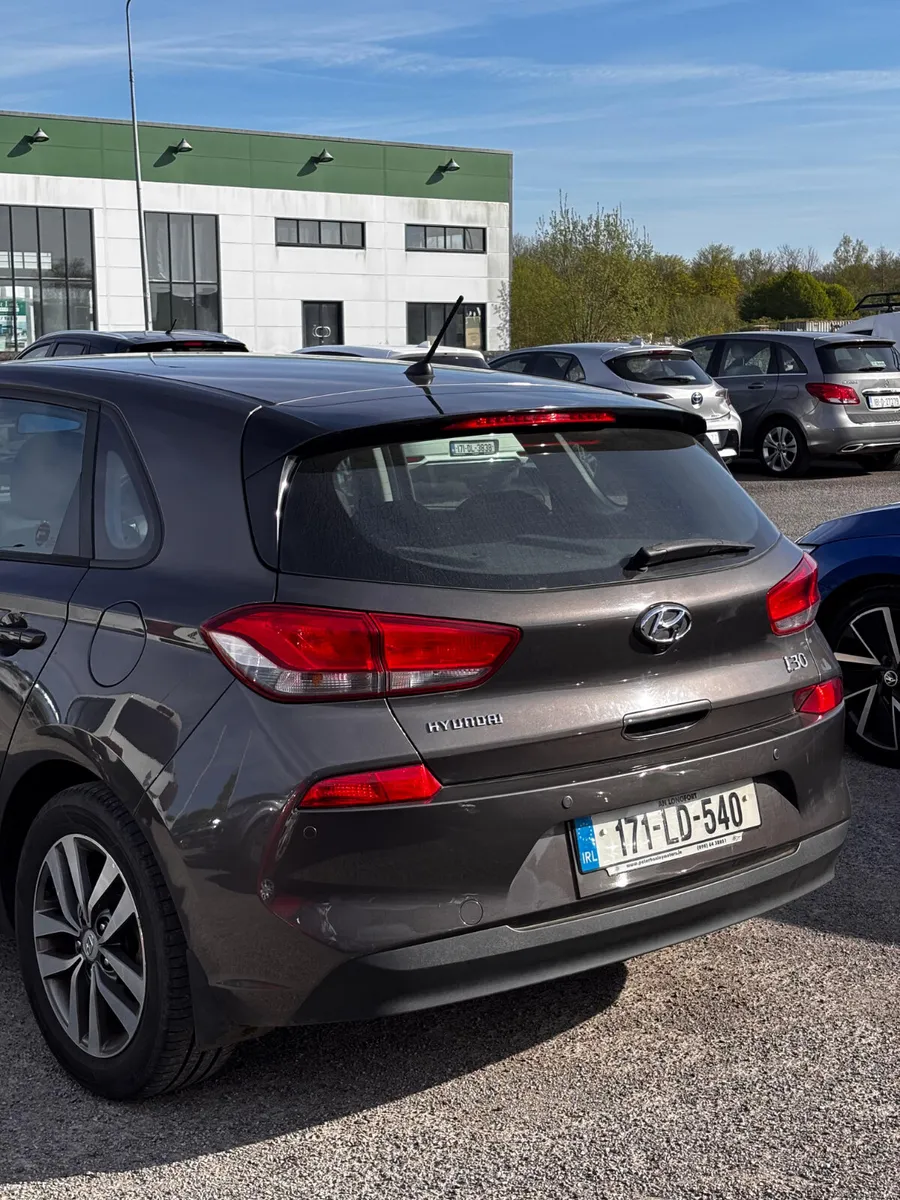 171 Hyundai i30  1.4 petrol - Image 3