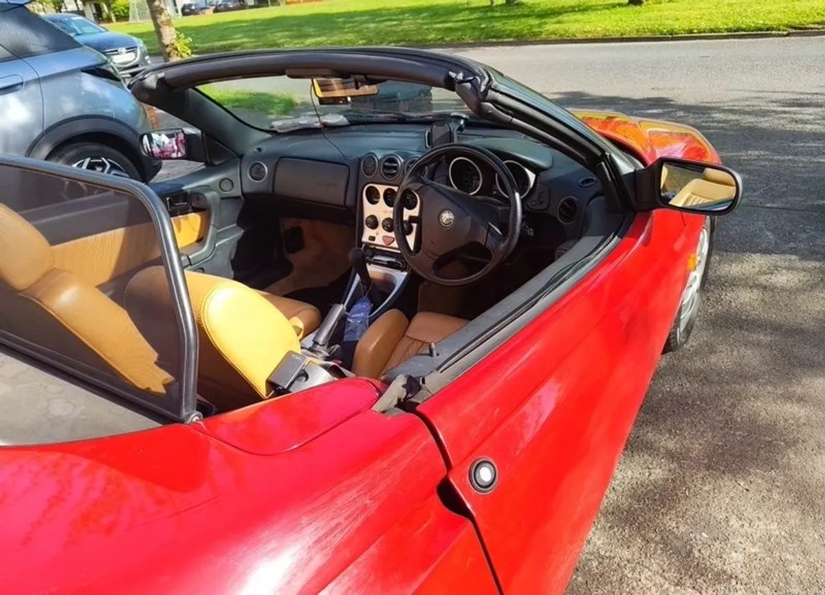 2001 Alfa Romeo Spider New NCT - Image 1