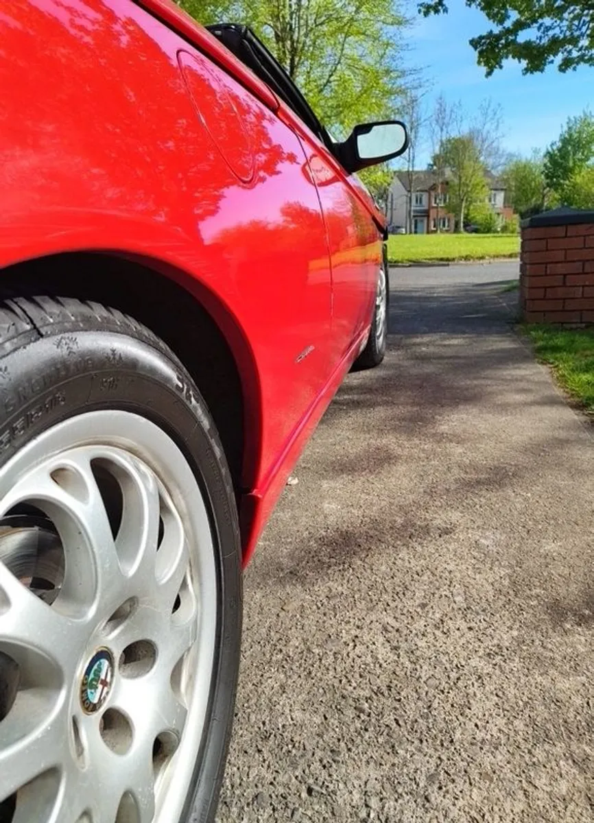 2001 Alfa Romeo Spider - Image 2