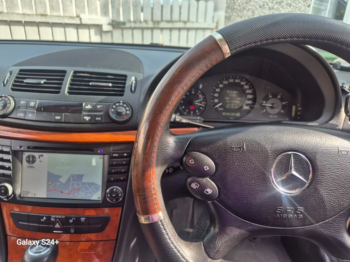 Mercedes-Benz E-Class 2008 - Image 5