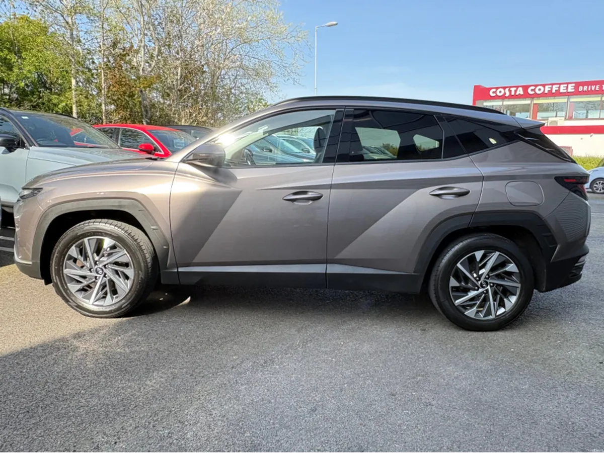 Hyundai Tucson 1.6 DIESEL EXECUTIVE - Image 4