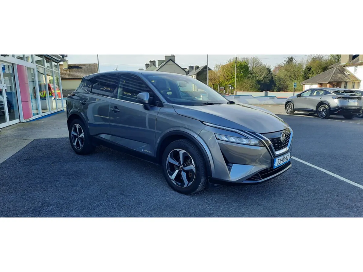 Nissan Qashqai EPOWER SV PREMIUM PART LEATHER - Image 4
