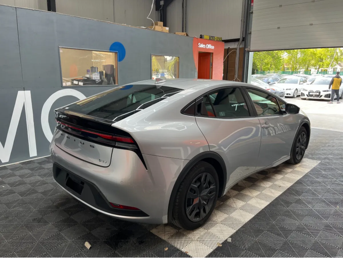 Toyota Prius €33950 2025 TOYOTA PRIUS X 1.8 AUTOMA - Image 2