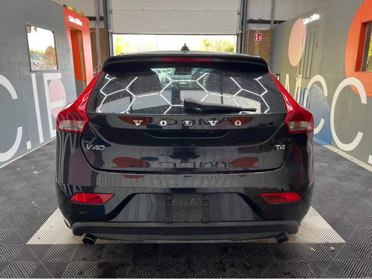 Volvo V40 €11950 2015 VOLVO V40 T4 1.6 AUTOMATIC / - Image 3