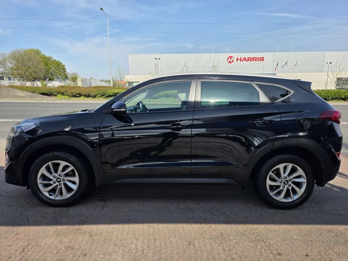 Hyundai Tucson 1.7 CRDI, EXECUTIVE MODEL, WIDE SCR - Image 4