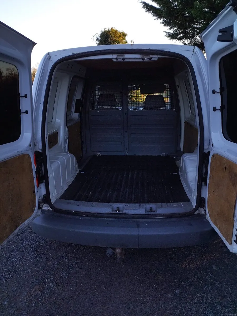Volkswagen Caddy 2007 - Image 2