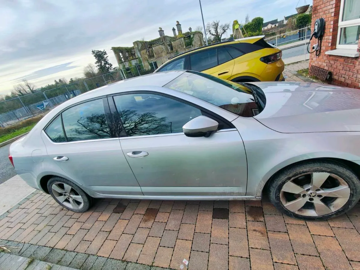 Skoda Octavia *Automatic* 2016 1.6Diesel - Image 2