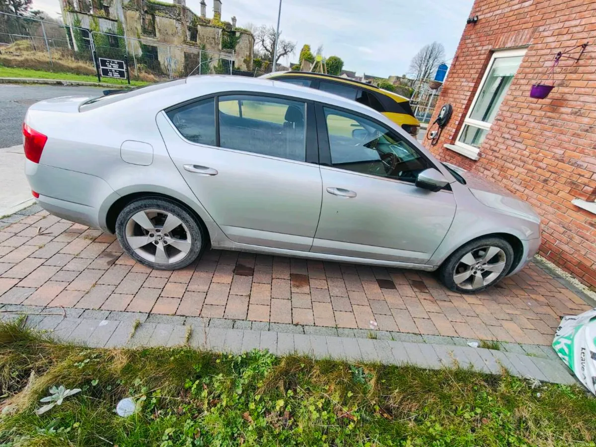 Skoda Octavia *Automatic* 2016 1.6Diesel - Image 4