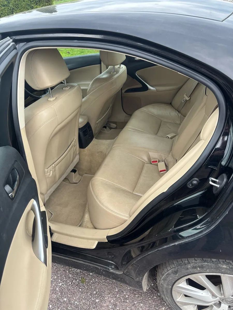 Lexus 220 d - Image 3