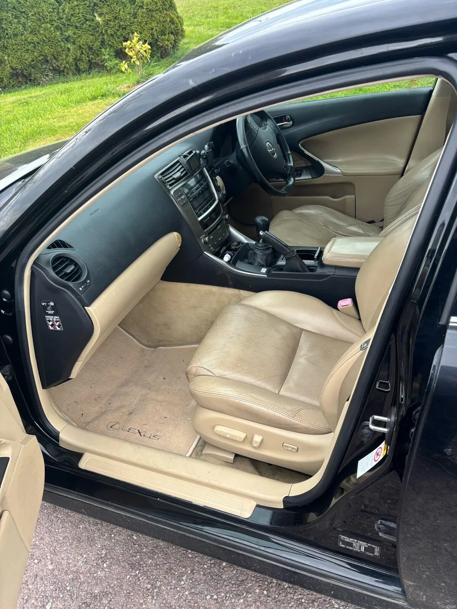 Lexus 220 d - Image 4